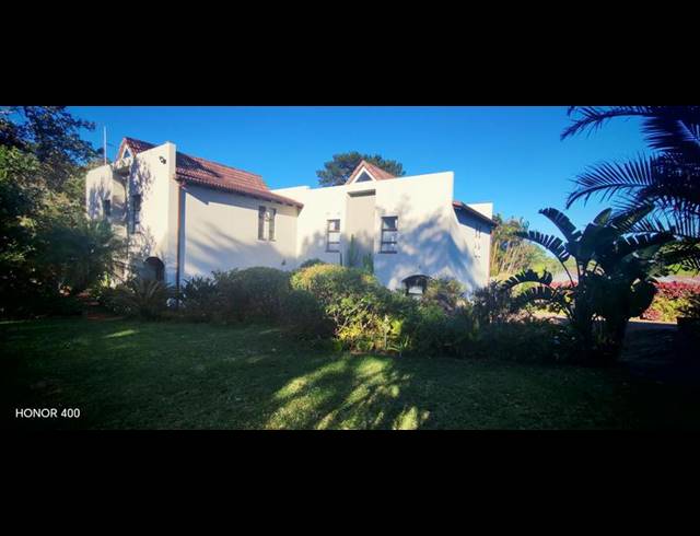 3 BEDROOM APARTMENT FOR SALE IN UVONGO BEACH
